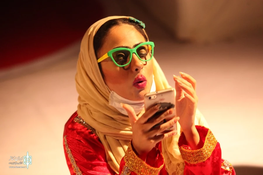 نمایش ظندگی ظدگی به کارگردانی کورش سلمانی