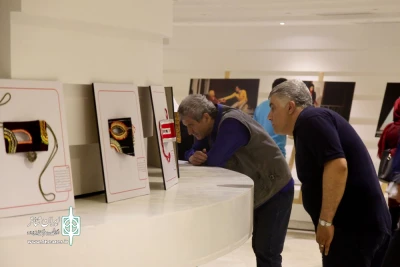 نمایشگاه برقع مجید کشاورز در تهران
