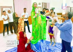 نمایش آیینی "گل کیدی" از گروه هنری نمایشی صدف میناب از ۲۴ تا ۲٨ تیرماه در محلات شهرستان میناب اجرا شد.