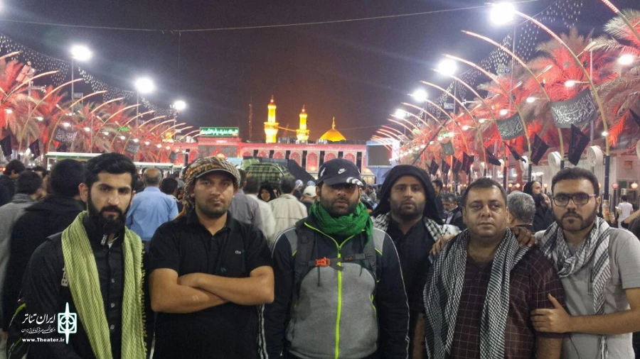 گروهى از هنرمندان تئاتر هرمزگان به عشق امام حسین (ع) و بعنوان نماینده هنرمندان هرمزگان در پیاده روى اربعین حسینى شرکت کردند.