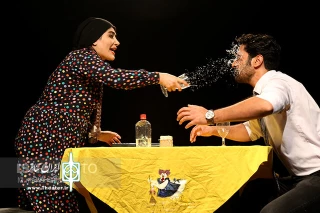 کاری از گروه میم سیرجان

نمایش « مثل میمون» در بندرعباس روی صحنه رفت