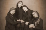 نمایش سه بانو ((تریلوژی بانوان)) در حاجی آباد به روی صحنه می رود 2