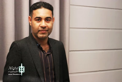 علیرضا داوری کارگردان، نویسنده و پژوهشگر نام آشنای تئاتر هرمزگان:

تئاتر هرمزگان نیازمند آگاهی از پیشینه خود است