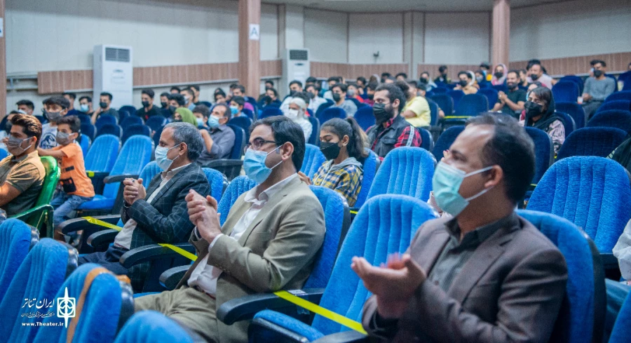 نمایش تماشاچیِ محکوم به اعدام به روی صحنه رفت 3