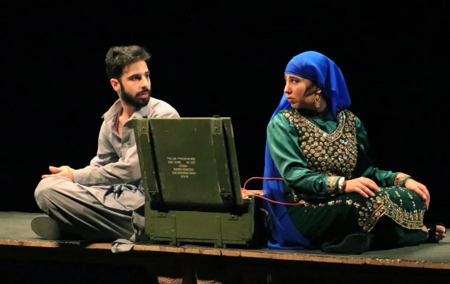 گزارش تصویری نمایش آن طالب