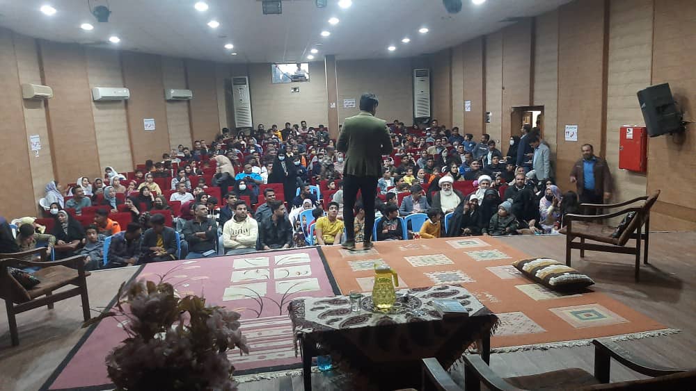 «زمین داغن بدار بخو براری» در میناب به صحنه رفت