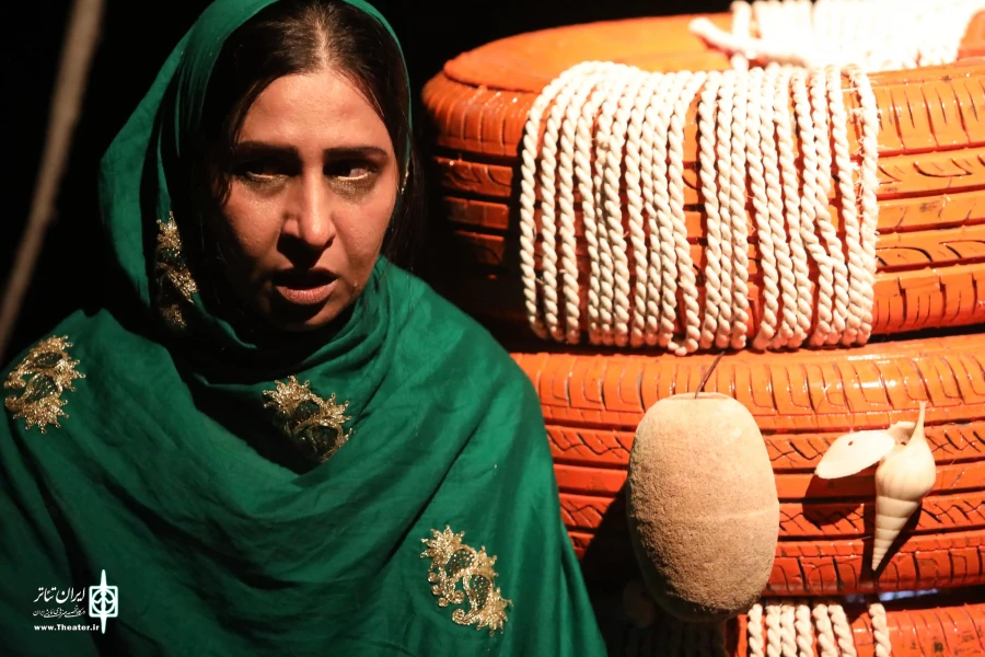 گزارش تصویری نمایش"دخترساحل"/عکس:غلامرضا رحیمیان