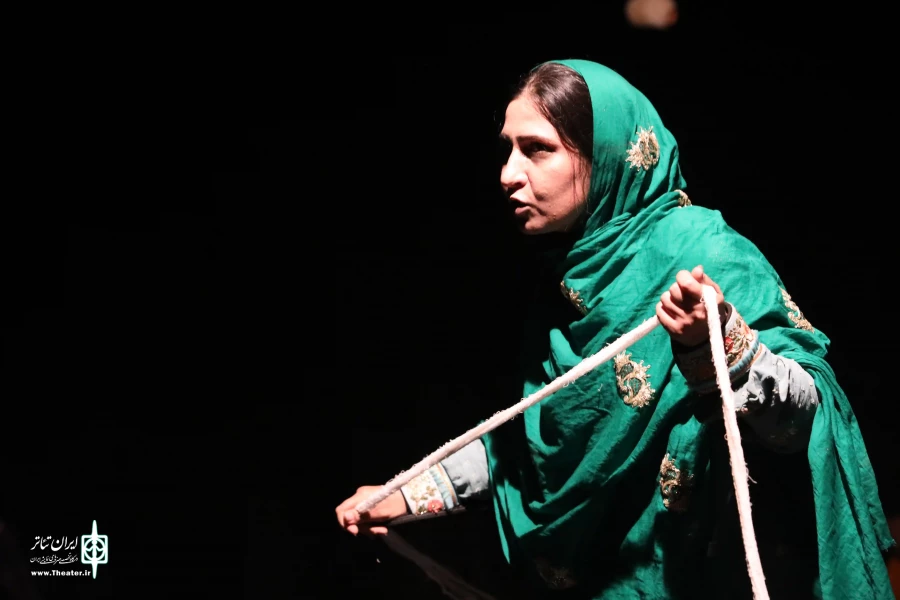 گزارش تصویری نمایش"دخترساحل"/عکس:غلامرضا رحیمیان