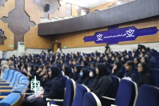 برای اولین بار در بندرعباس

نمایش «سنگی به رنگ خون» به روی صحنه رفت