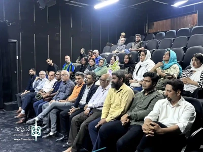 نشست اهالی تئاتر هرمزگان در پلاتو آفتاب بندرعباس برگزار شد