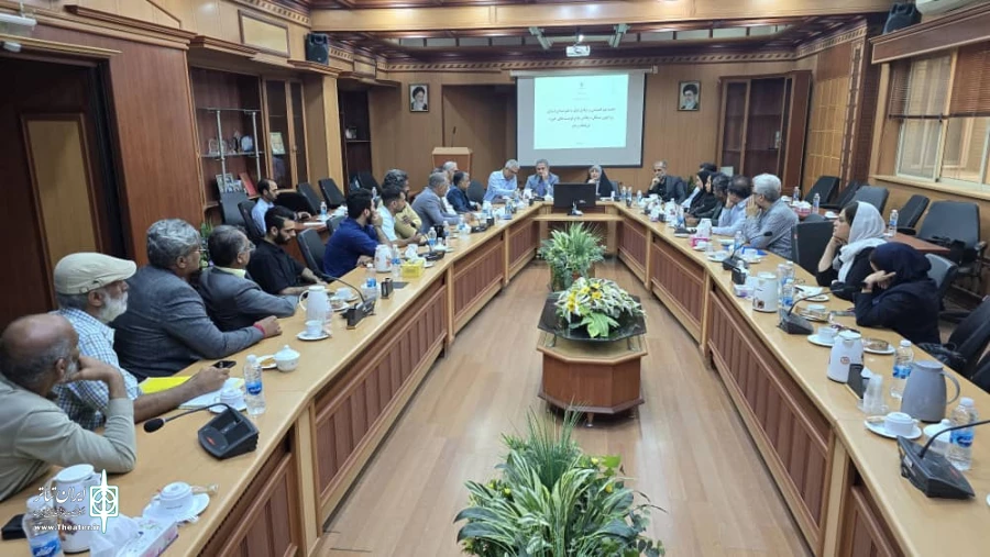 نشست هم اندیشی هنرمندان تئاترهرمزگان  2